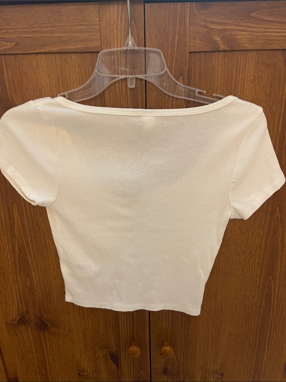 Colsie Cream Ribbed V-Neck Crop Top - Picture 5 of 5
